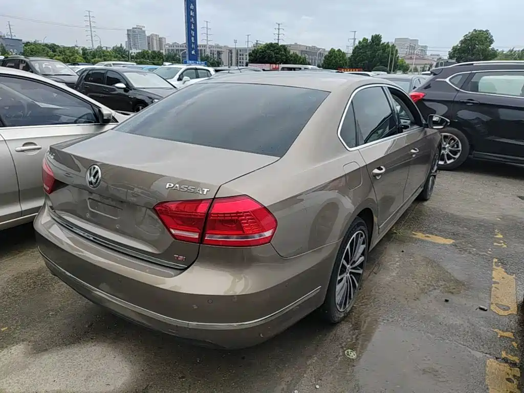 Фото 5 - Volkswagen Passat