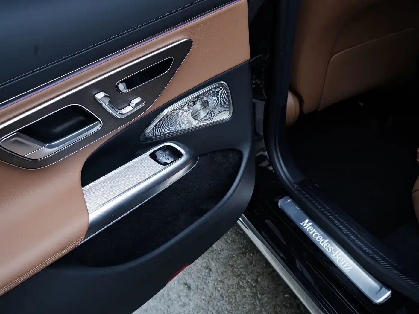 Mercedes-Benz E-Class 2024 Model E 300 L Luxury фото 18