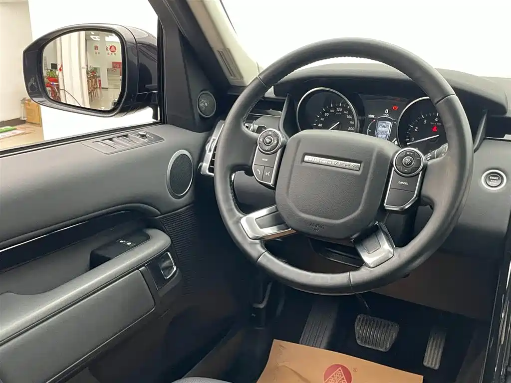 Land Rover Discovery 2018 3.0 SC V6 SE фото 25