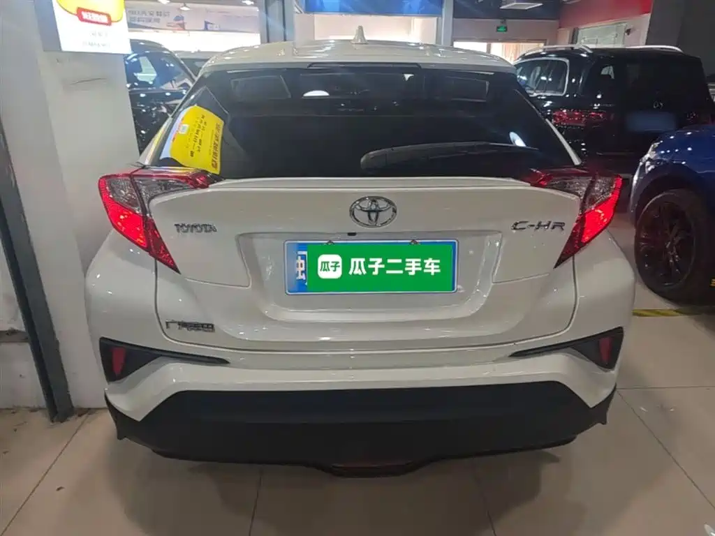 Toyota C-HR 2018 2.0L Leading Edition China V фото 6