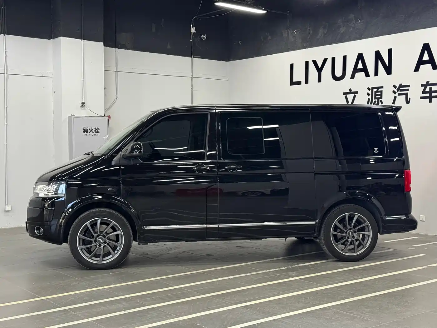 Volkswagen Multivan 2014 2.0TSI AWD Executive фото 4