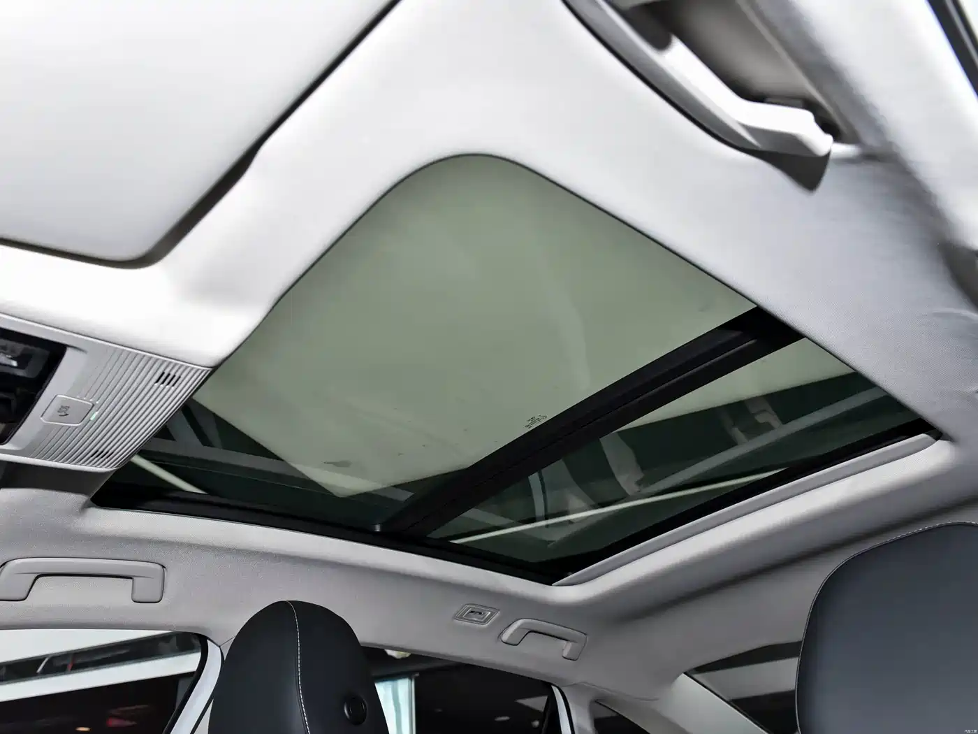 Volkswagen Sagitar, миниатюра 6