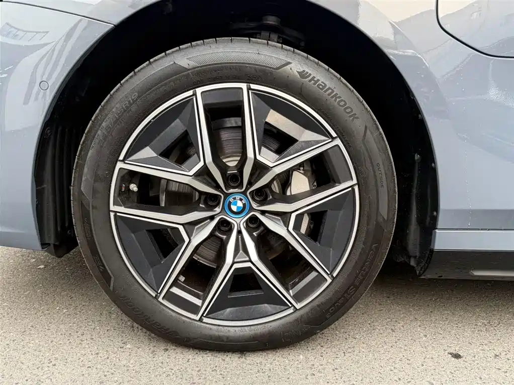 BMW i5 2024 eDrive 35L Premium Model M Sport Package фото 10