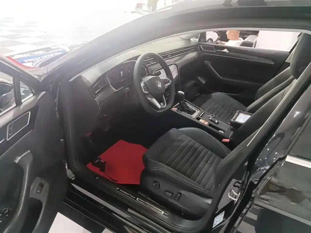 Volkswagen Magotan 2020 330TSI DSG Luxury фото 15