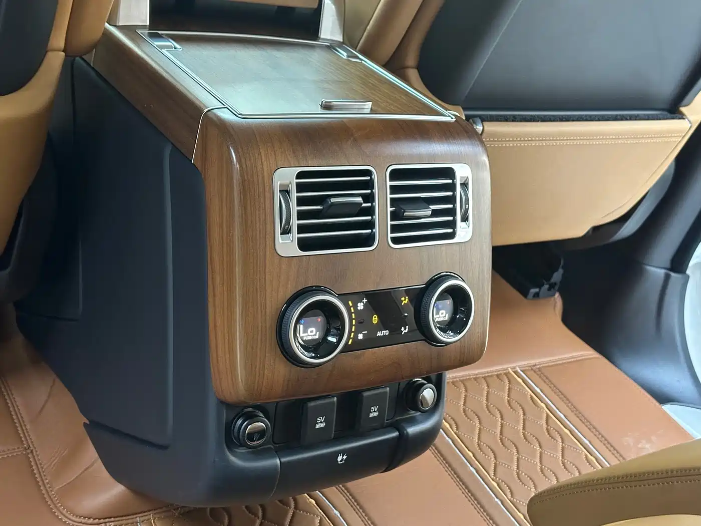 Land Rover Range Rover 2020 3.0 L6 Supreme Creation Extended Version фото 11