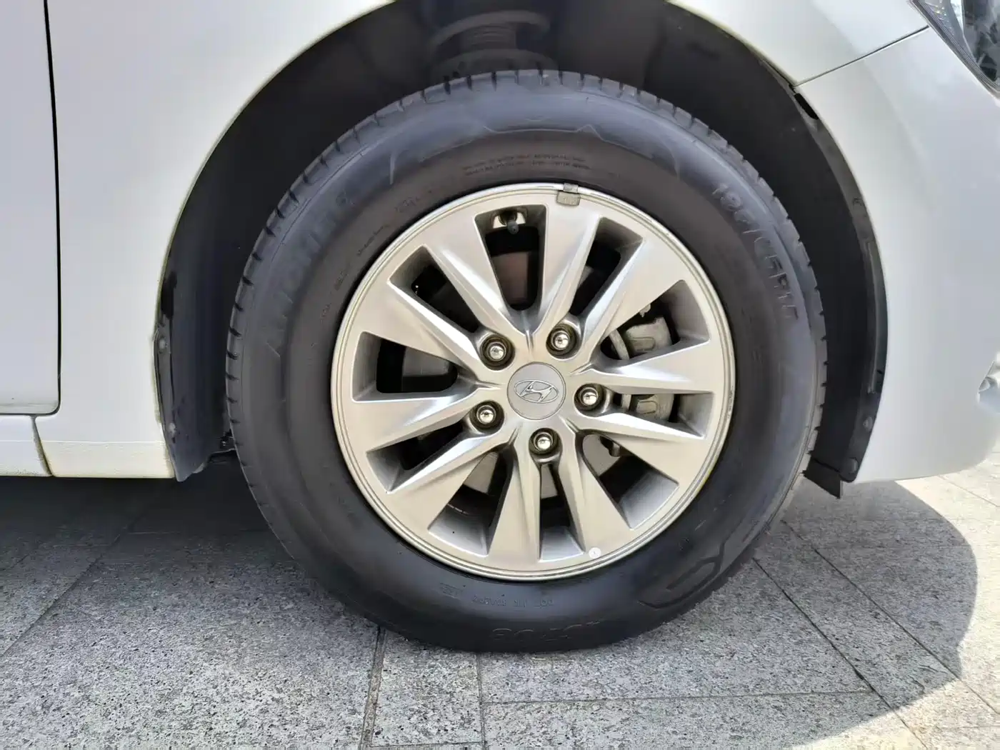 Hyundai Elantra 2020 1.6L Auto GL Pleasing Edition фото 18