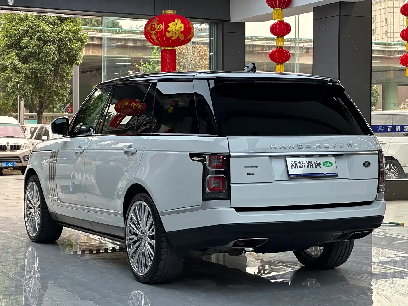 Land Rover Range Rover 2020 3.0 L6 Supreme Creation Extended Version фото 19