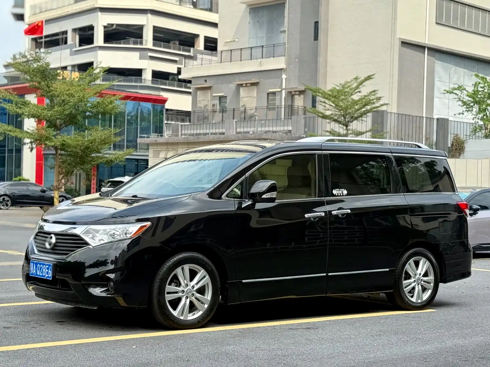 Photo 5 - Nissan Quest