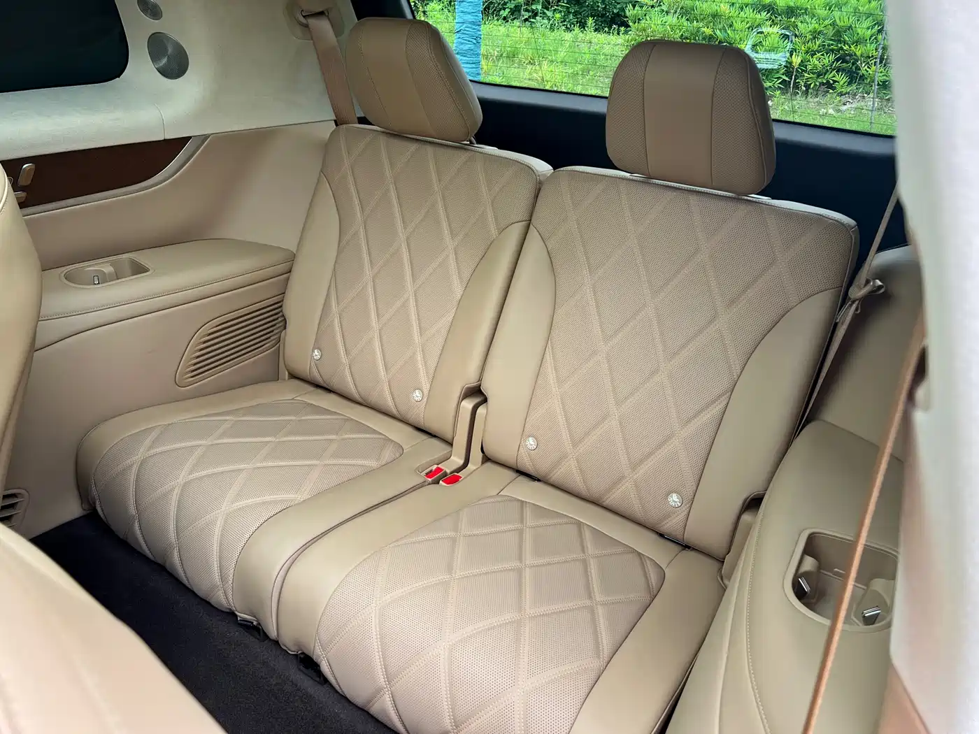 AITO Wenjie AITO M9 2025 Extended Range Ultra 52kWh 6-Seater фото 12
