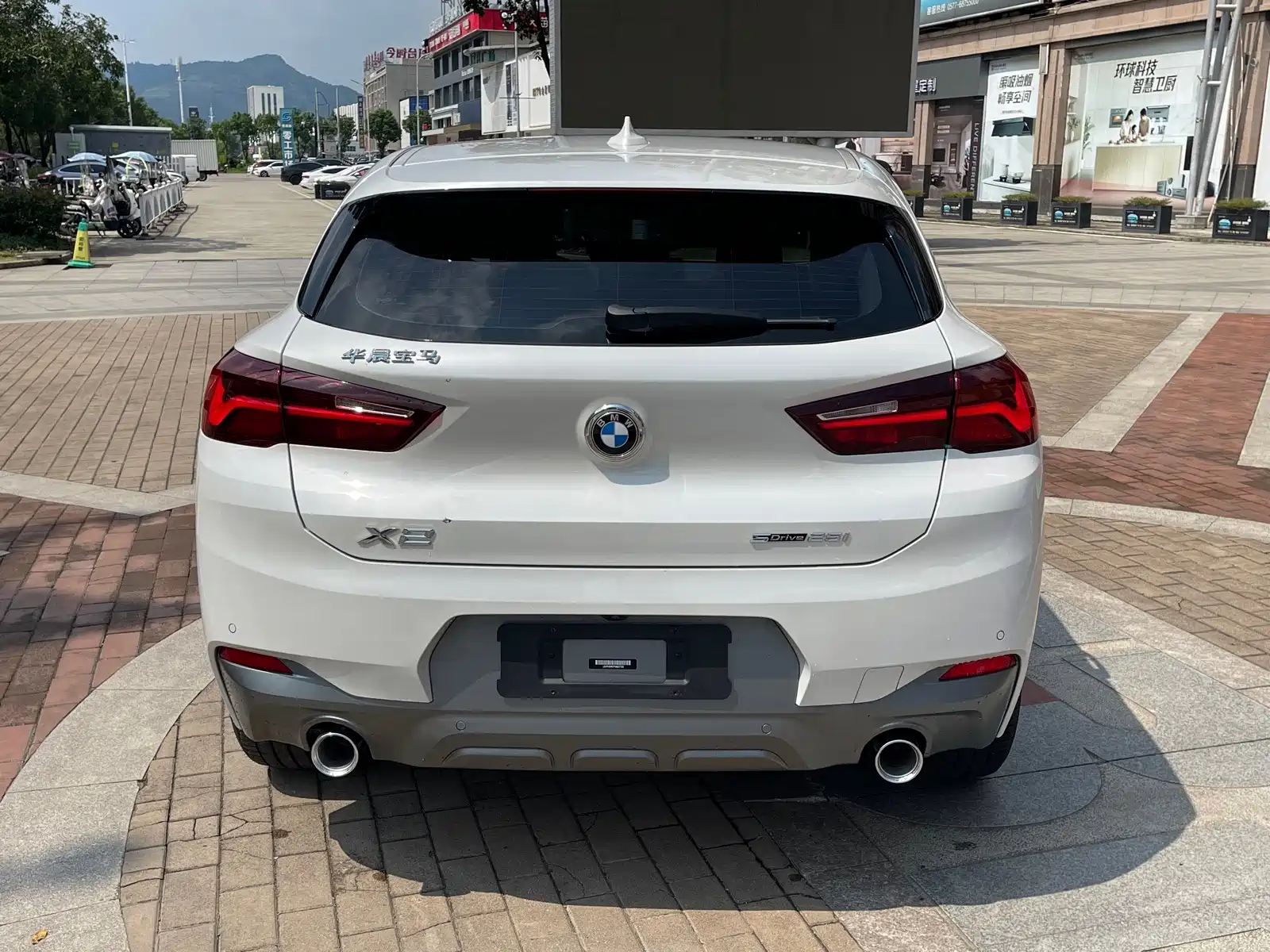 Фото 8 - BMW X2