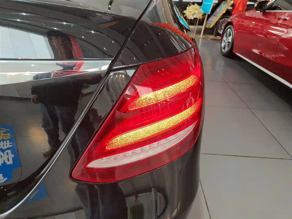 Mercedes-Benz E-Class 2018 E 200 L Sport фото 24