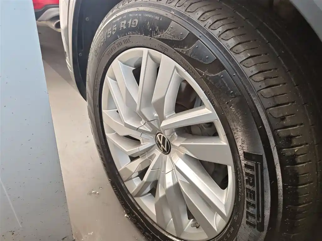 Volkswagen Touareg 2021 2.0TSI Pilot Special Edition фото 25