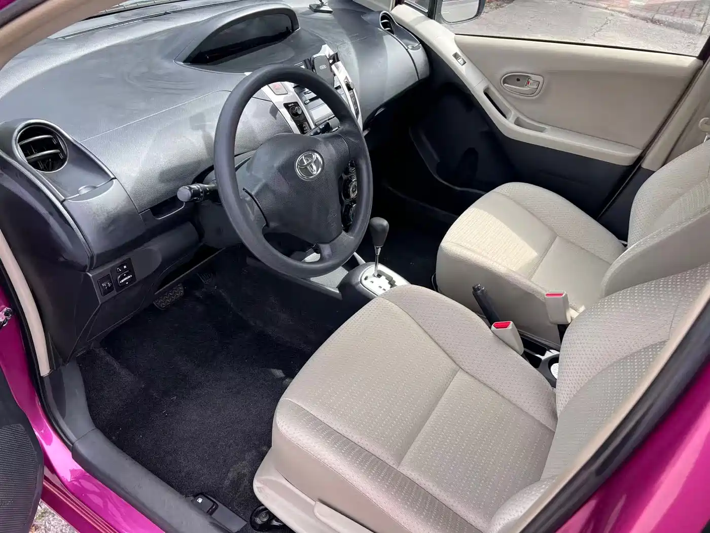 Toyota Yaris 2011 2011 1.6E Auto Charm Edition