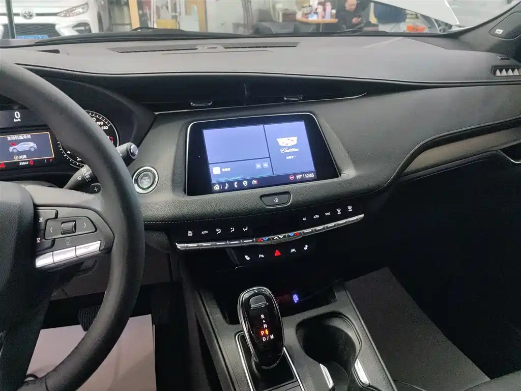 Cadillac XT4 2022 28T FWD Luxury фото 13