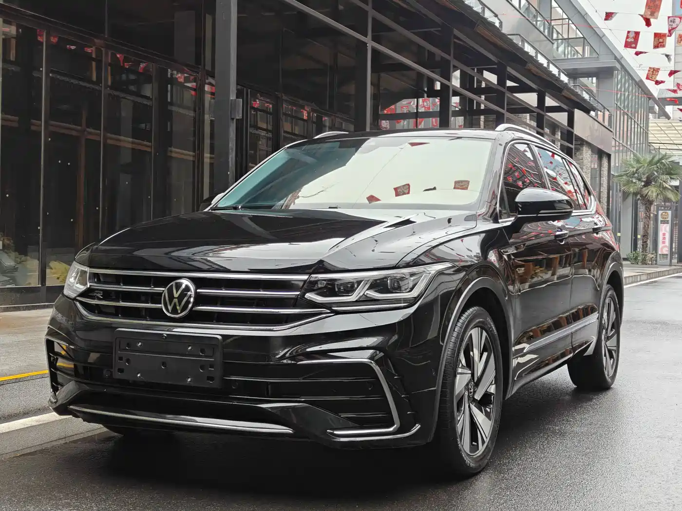 VOLKSWAGEN TIGUAN L