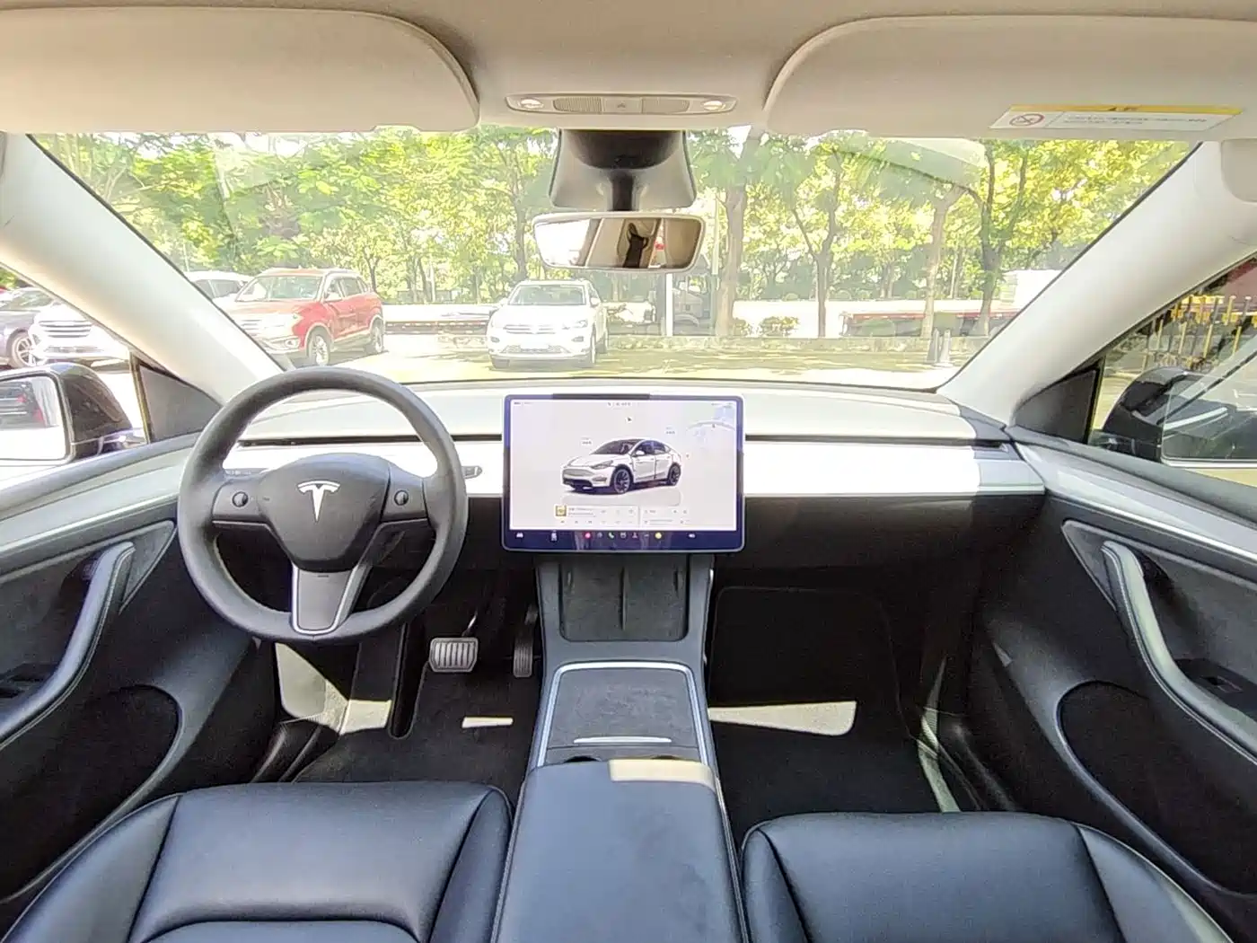 Photo 10 - Tesla Model Y