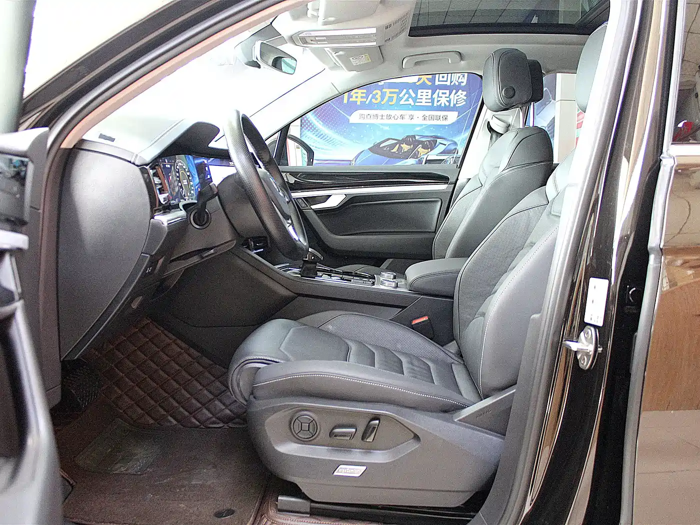 Volkswagen Touareg 2019 3.0TSI Sharp Edge Edition China VI фото 6