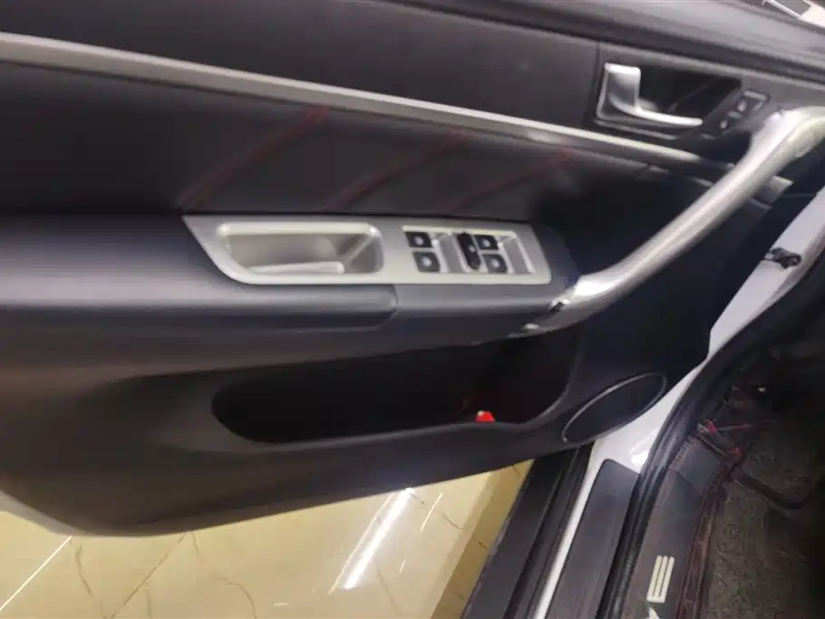 Haval M6 2019 1.5T DCT 2WD Elite Version China V фото 7