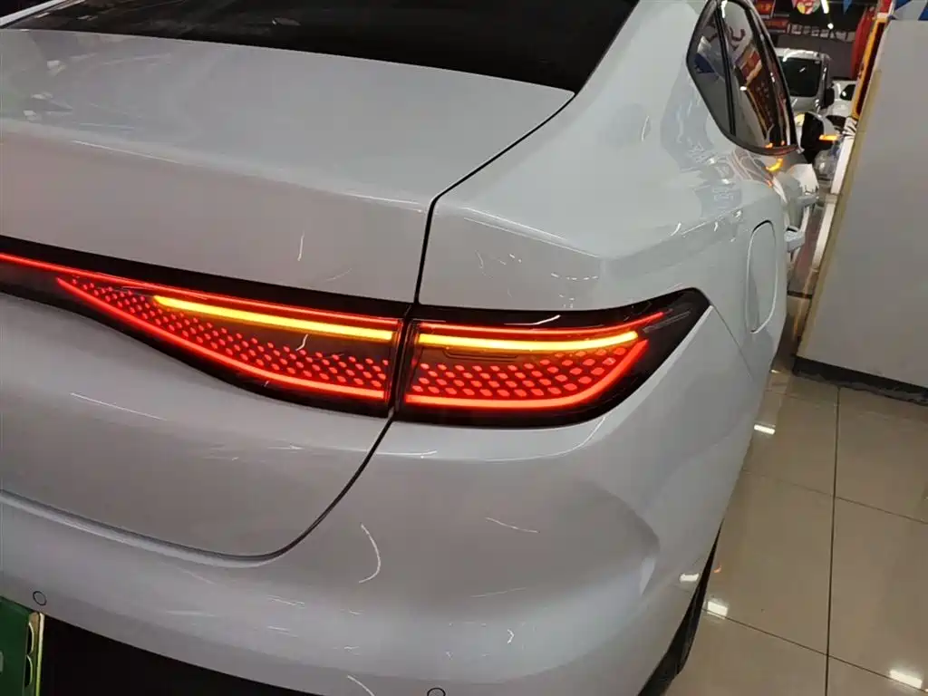 BYD Hai Bao 05 DM-i 2025 DM-i Smart Drive Edition 55KM Luxury фото 8