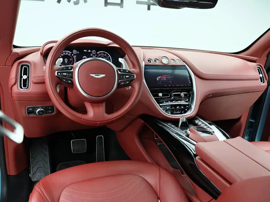 Фото 9 - Aston Martin DBX