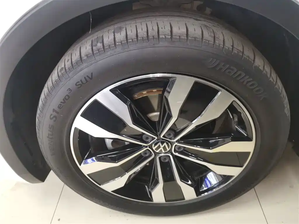 Volkswagen Tiguan L 2023 330TSI Auto 2WD R-Line Premium Edition фото 19