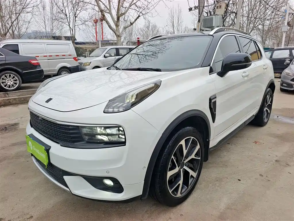Lynk & Co 01 2017 2.0T AWD Pro