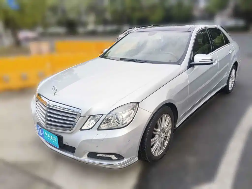 Mercedes-Benz Mercedes-Benz E-Class (Import) 2009 Model E 300 Elegance Version