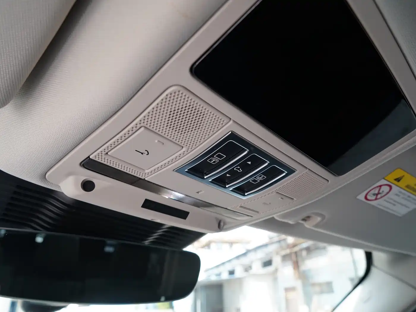 Land Rover Discovery 2023 360PS R-Dynamic S фото 26