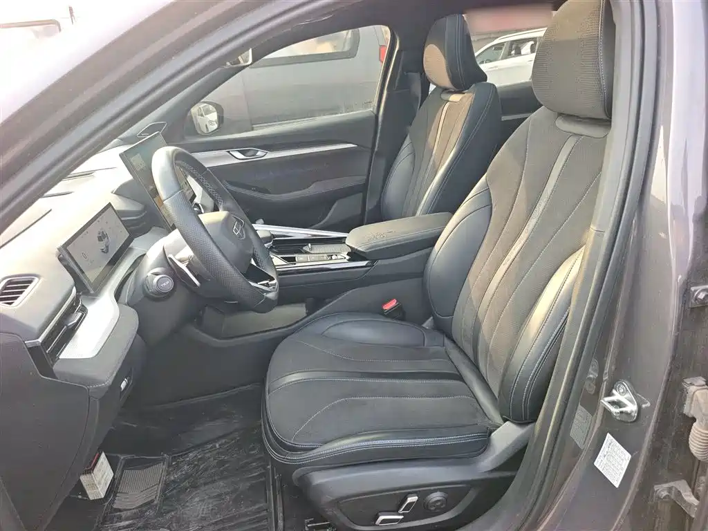 Фото 7 - Geely Preface