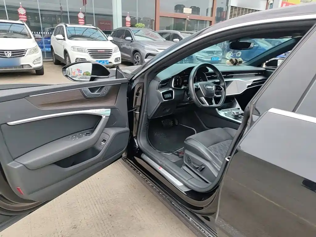 Audi A7L 2022 2022 55 TFSI quattro S-line Zhiyuan Crystal Package
