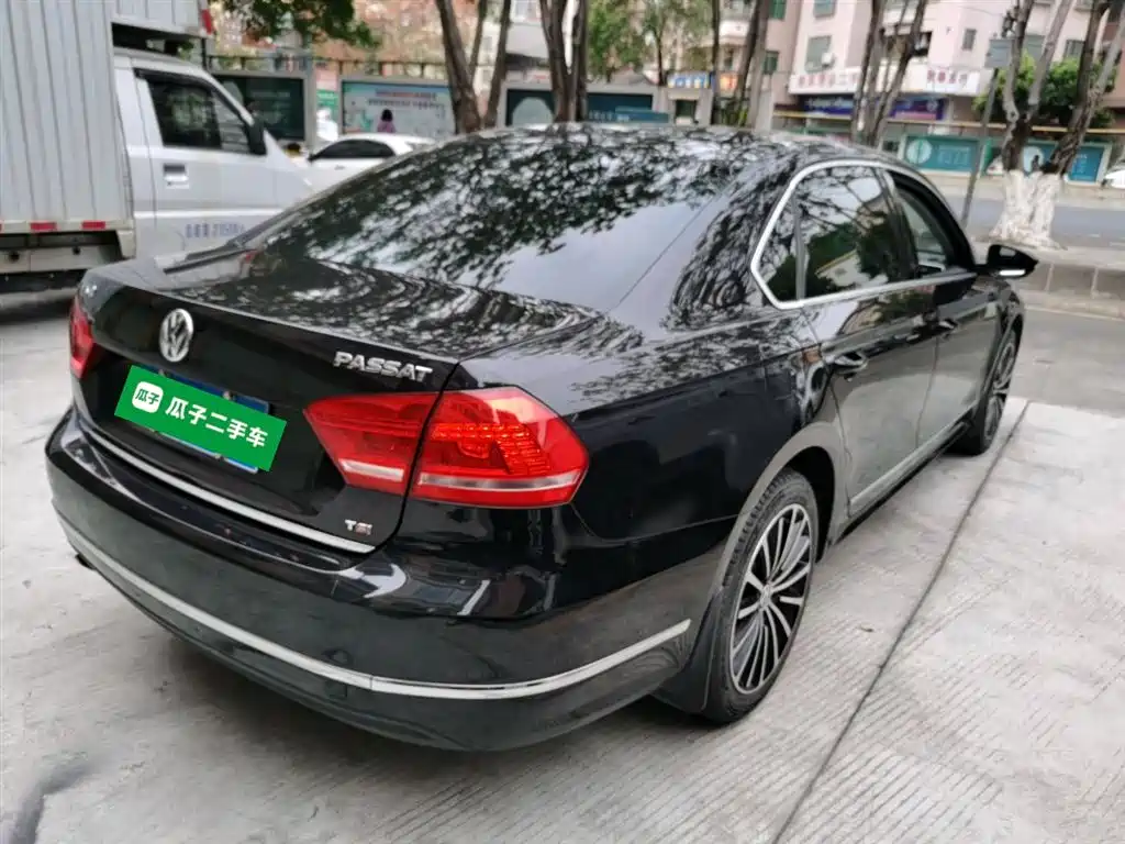 Volkswagen Passat 2014 1.8TSI DSG Executive Navigation Edition фото 7