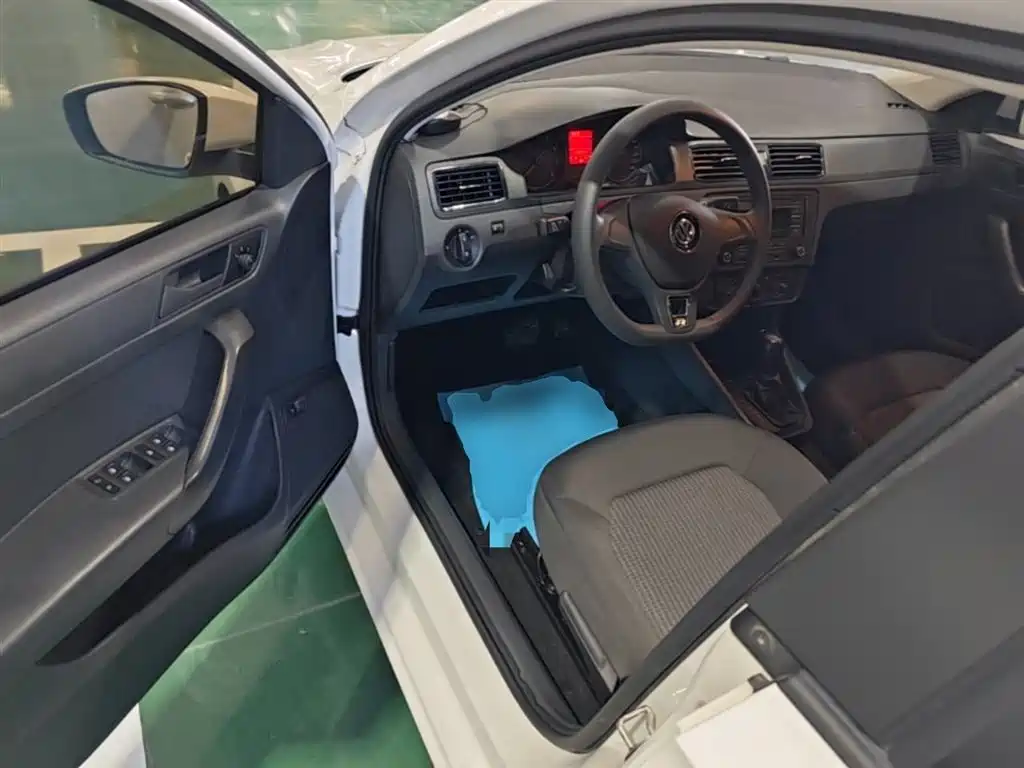 VOLKSWAGEN SANTANA