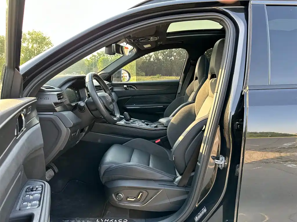Lynk & Co 01 EM-P 2021 1.5TD PHEV Halo фото 8