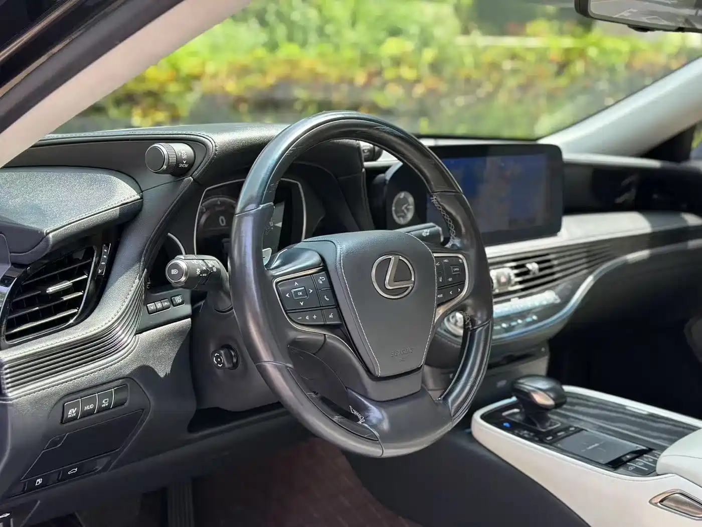 Lexus LS 2021 500h Executive Edition фото 6