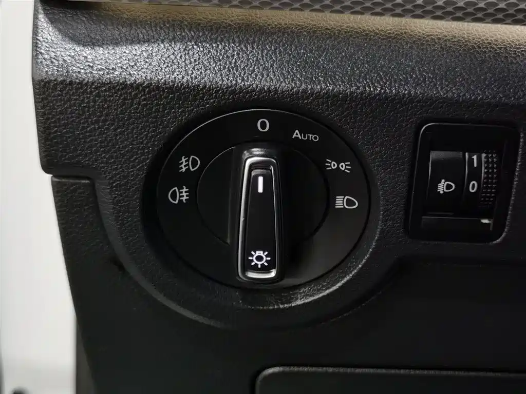 Volkswagen Tanying 2021 1.5L Automatic Smart Connect Edition фото 21