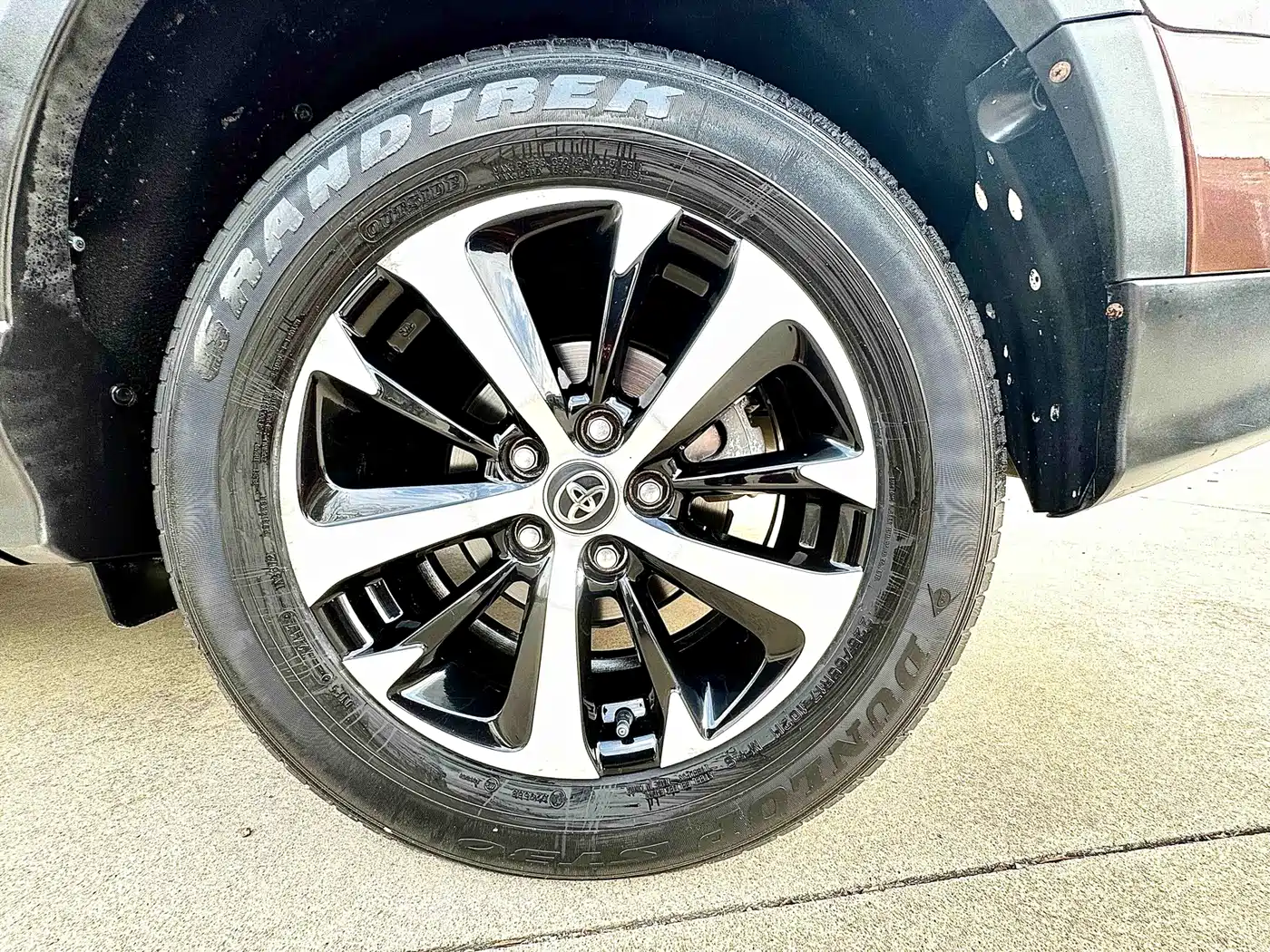 Toyota RAV4 Rongfang 2016 2.0L CVT 2WD Trend (China V) фото 16