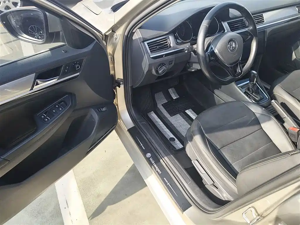 Volkswagen Bora 2017 1.6L Automatic Comfort фото 16