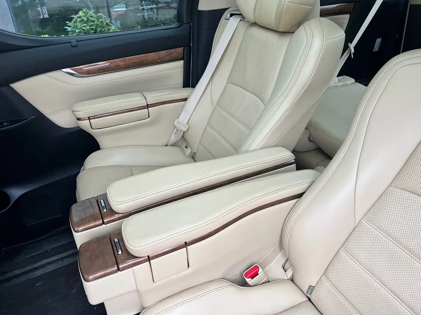 Toyota Alphard 2015 3.5L Premium Edition фото 6