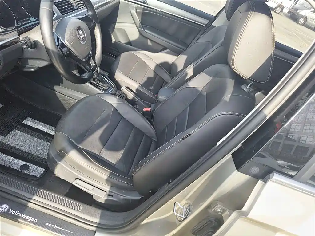 Volkswagen Bora 2017 1.6L Automatic Comfort фото 15