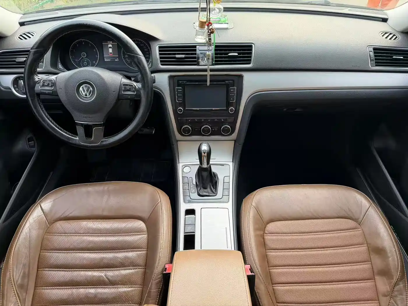 Volkswagen Passat 2015 1.8TSI DSG Prestige Edition фото 5