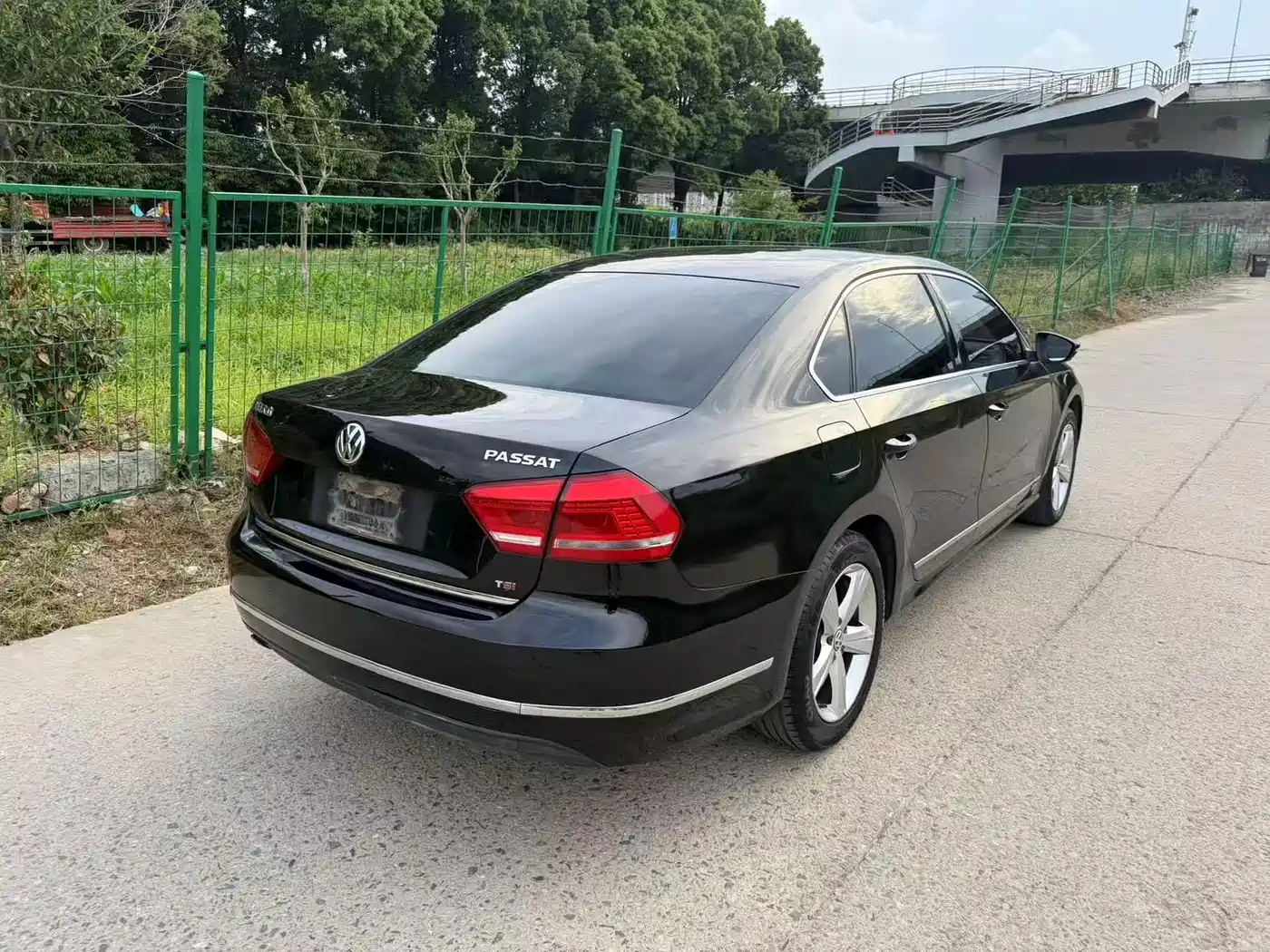 Volkswagen Passat 2015 1.8TSI DSG Prestige Edition фото 13