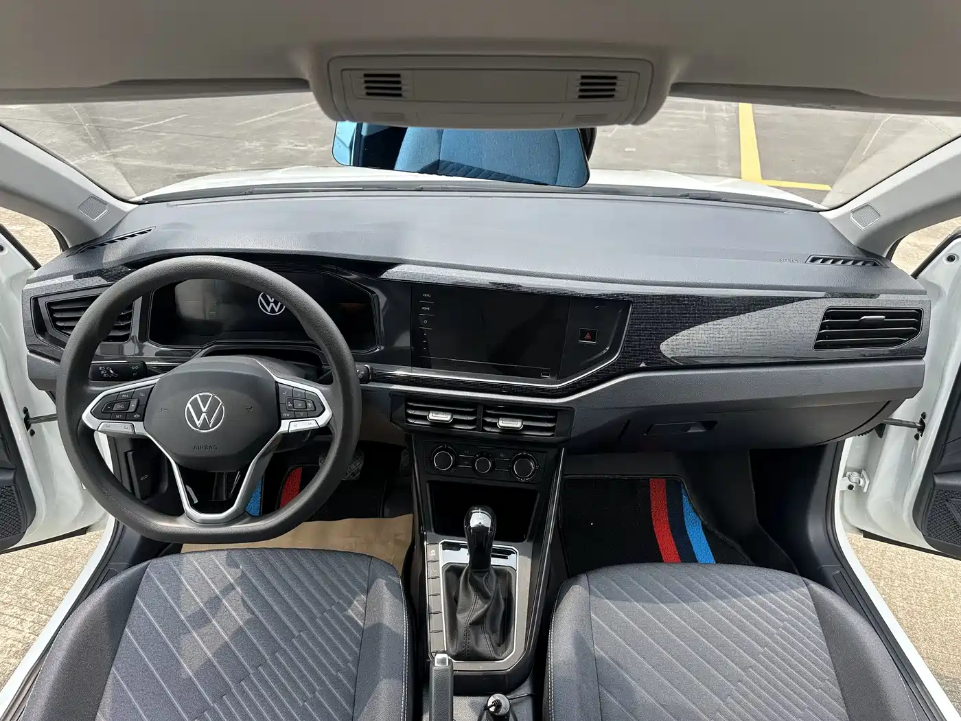 Volkswagen Lavida 2023 New Sharp 1.5L Auto Premium Edition фото 5