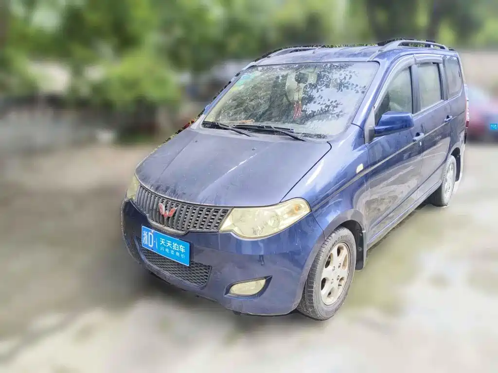 Wuling Motors Wuling Hongguang 2013 2010 1.4L Luxury