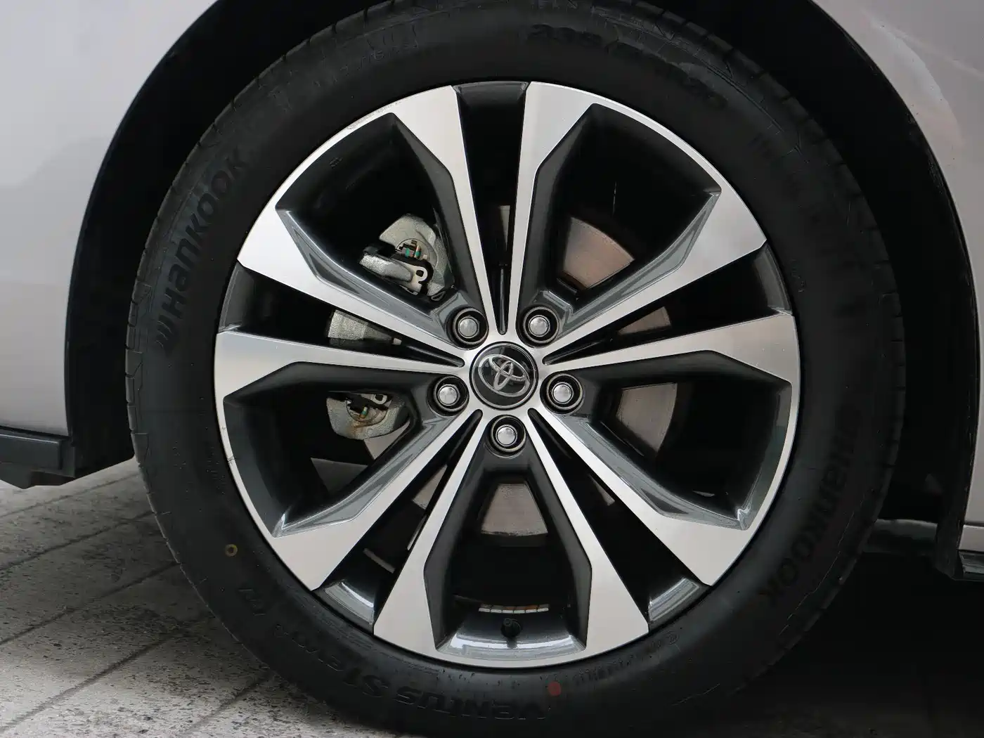 Toyota Granvia 2023 2.5L Hybrid Prestige PLUS Edition фото 16