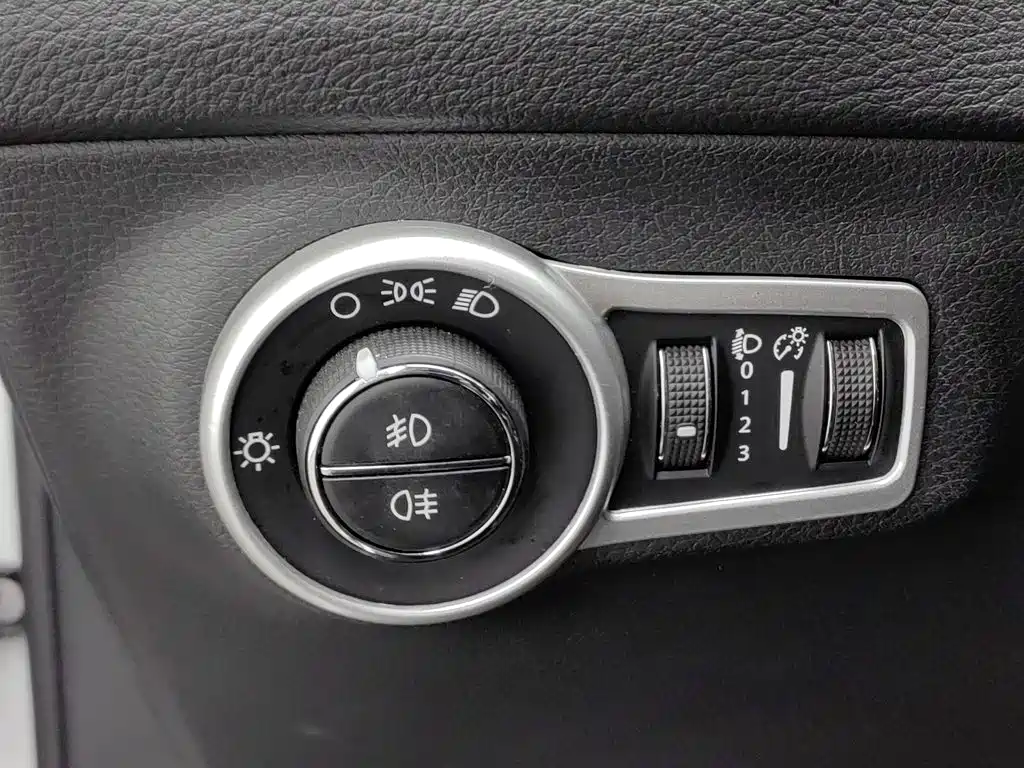 Photo 21 - Jeep Compass