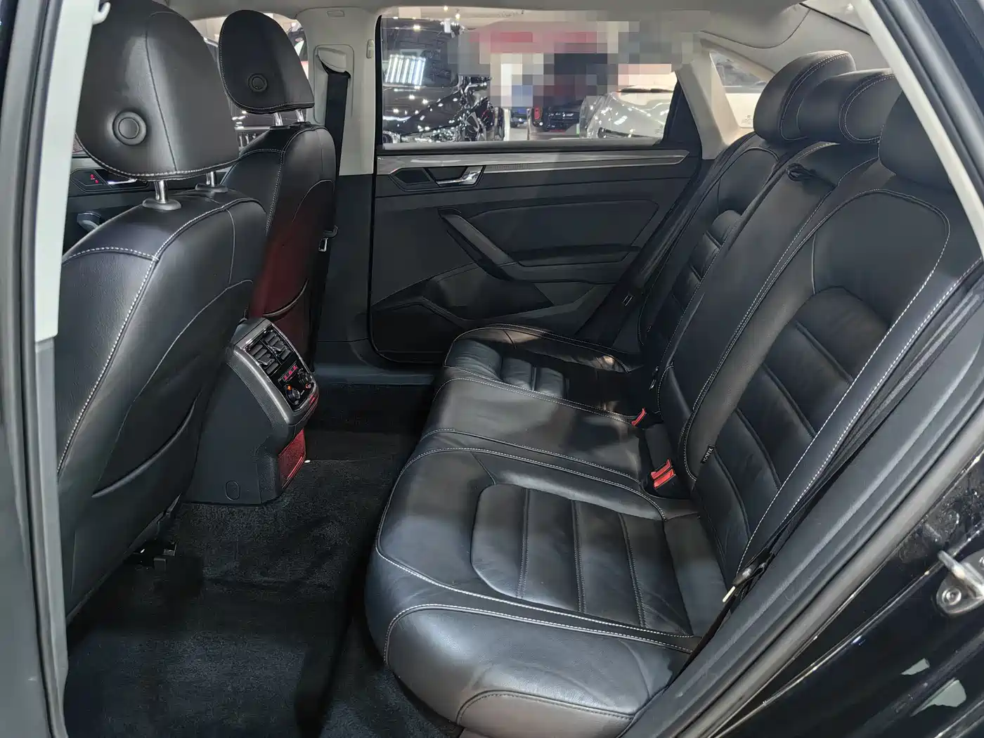 Volkswagen Passat 2017 330TSI DSG Prestige фото 12