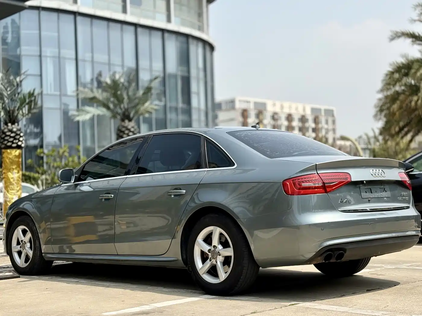 Audi A4L 2013 35 TFSI Automatic Standard фото 16