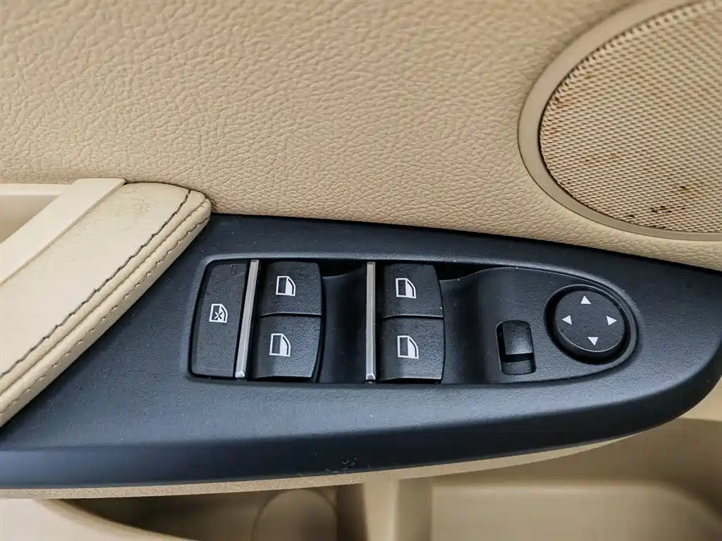 BMW X3 (Import) 2013 Facelift xDrive20i Luxury фото 9