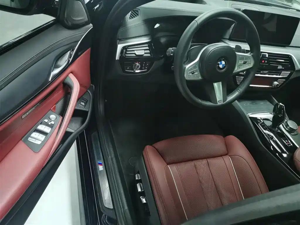 BMW 5 Series 2023 530Li Premium M Sport Package фото 16