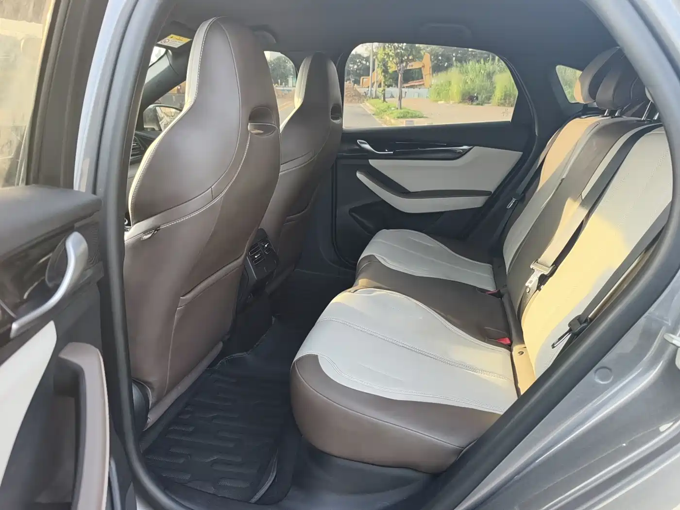 BYD Qin PLUS 2024 Glory Edition DM-i 55KM Leading фото 7